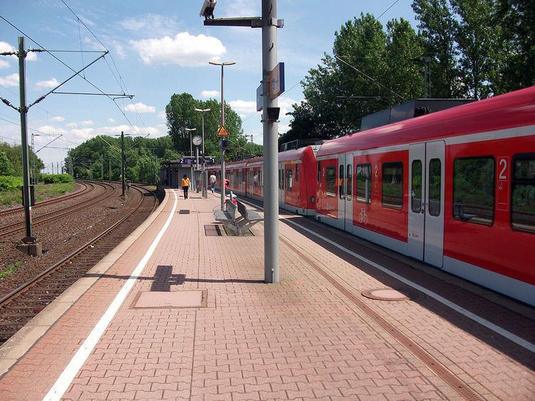 Neuss Rheinpark-Center station