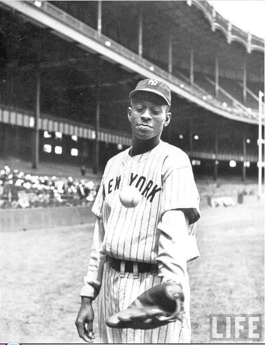 New York Black Yankees Satchel Paige New York Black Yankees Yankee Stadium 1941 George