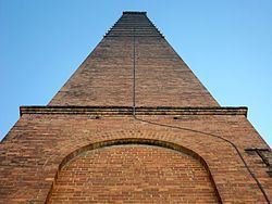 Newmarket Brickworks Chimney httpsuploadwikimediaorgwikipediacommonsthu
