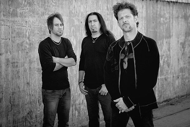 Newsted Jason Newsted on New Band Dynamics Besting Justin Bieber on iTunes