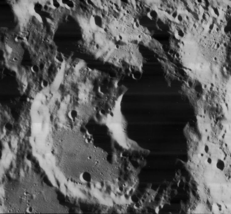 Newton (lunar crater)