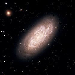 NGC 1792 httpsuploadwikimediaorgwikipediacommonsthu
