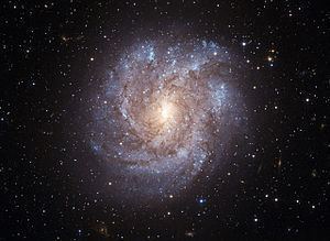 NGC 2082 httpsuploadwikimediaorgwikipediacommonsthu