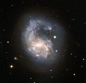 NGC 4027 httpsuploadwikimediaorgwikipediacommonsthu