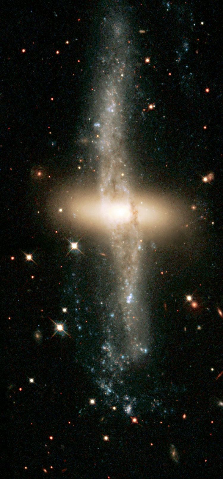 NGC 4650A cdnspacetelescopeorgarchivesimagesscreenopo9