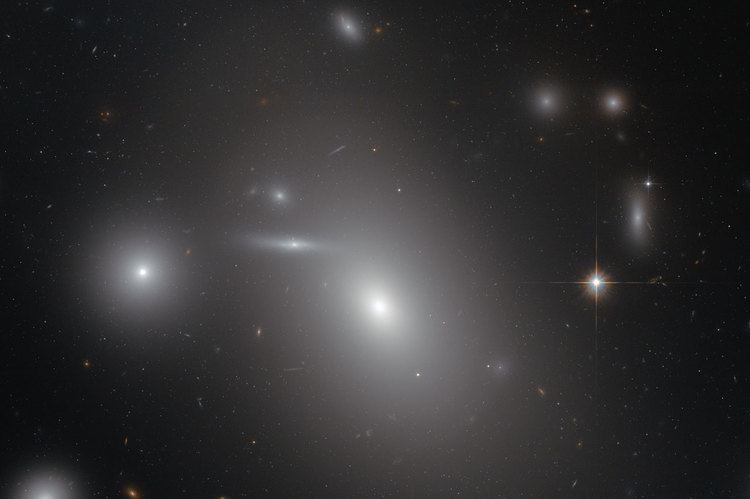 NGC 4889 The sleeping giant ESAHubble