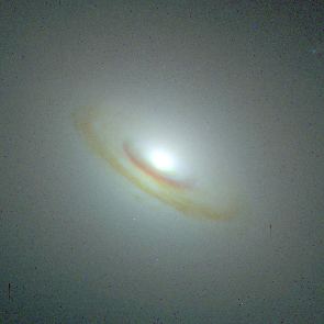 NGC 5838 httpsuploadwikimediaorgwikipediacommons77