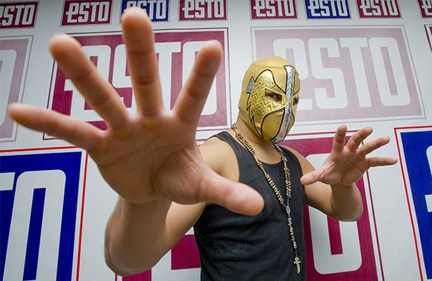 Ángel de Oro Futura estrella del CMLL ngel de Oro visit la redaccin del ESTO