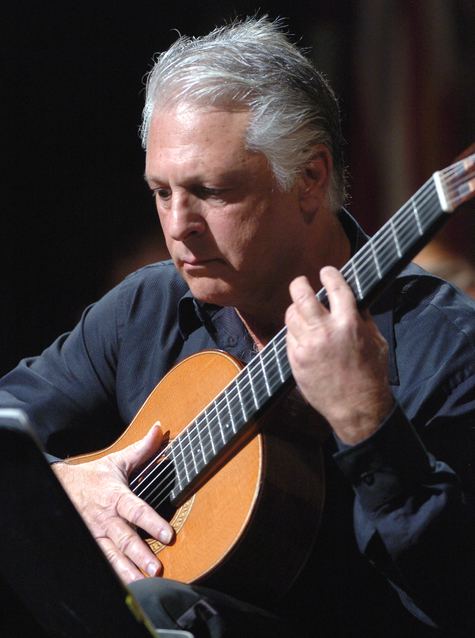 Ángel Romero (musician) On the strings of an Angel Entertainment lancasteronlinecom
