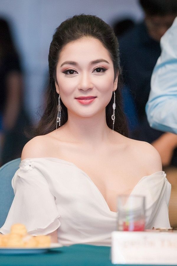 Nguyễn Thị Huyền (Miss Vietnam) sohanewssohacdncomk20167ch71462353651933kh