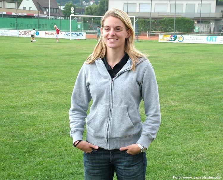 Nia Kunzer Nia Knzer Frauenfussballweltmeisterin zu Gast in Lohr a Main