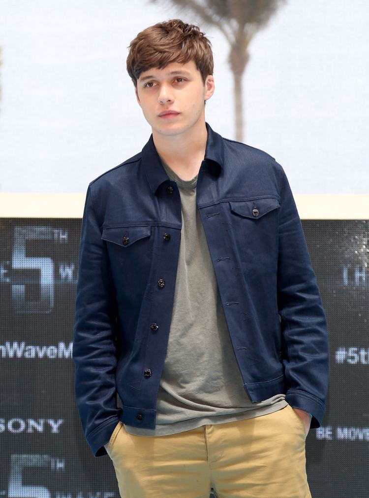 Nick Robinson Facts about Nick Robinson from 39Jurassic World39 Dolly