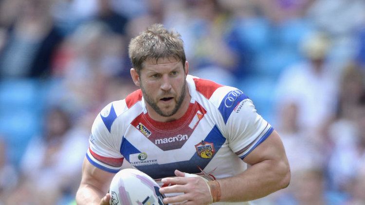Nick Scruton Super League Nick Scruton signs a twoyear deal with