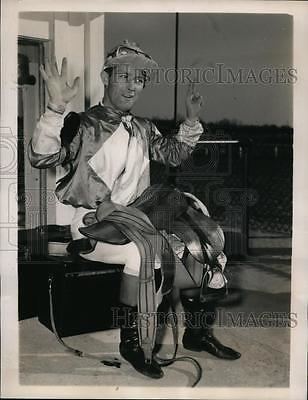Nick Wall 1940 Press Photo Jockey Nick Wall Wins Bowie Spring Handicap