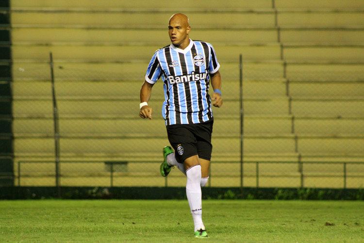 Nicolas Careca Com show de Nicolas Careca Grmio vence Fluminense e vai