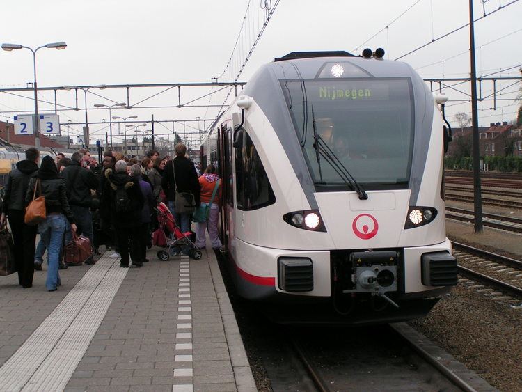 Nijmegen–Venlo railway Definitief besluit tot electrificatie en verbetering van de Maaslijn