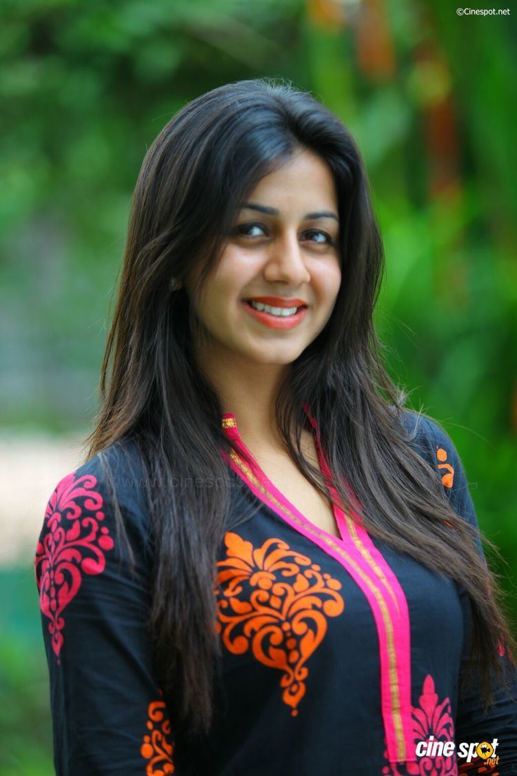 Nikki Galrani NikkiGalraniphotoshoot5JPG