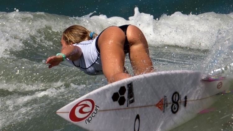 Nikki van Dijk Nikki Van Dijk surfing in Brazil Imgur
