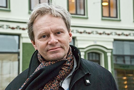 Nils Anker Nils Anker leder statuekomiteen Folkegave og jubileum NyttiUka