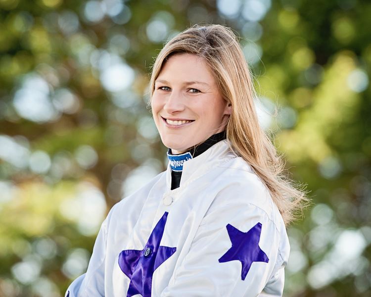 Nina Carberry wwwgoracingiepics2012ladiesjockeys315jpg