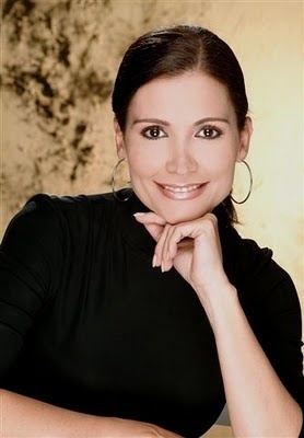 Nina Sicilia Nina Sicilia 30 aos de belleza internacional