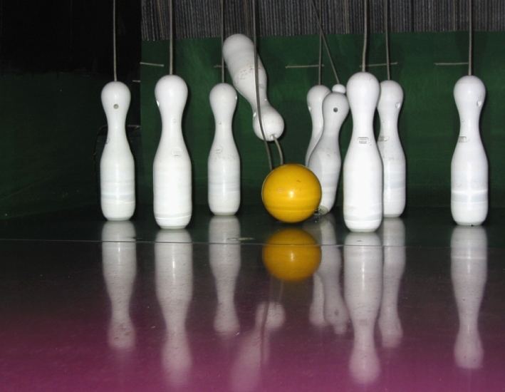 Nine-pin bowling