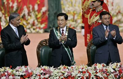 Nishan-e-Pakistan China signs trade pact with Pakistan