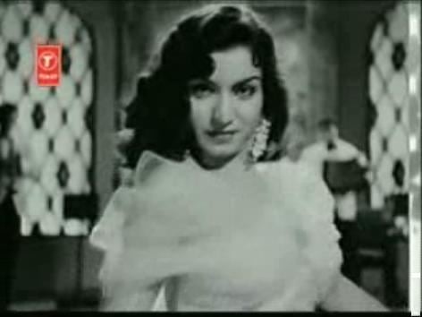 Scene of Nishi in fierce look while wearing a dress in the movie "Laiye Tod Nibhaiye" (1966)