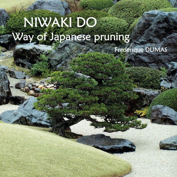 Niwaki Frederique DUMAS Publication about niwaki and Japanese gardens