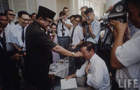 Njoto Wartawan Dimata Soekarno dan Njoto LANGIT KATA