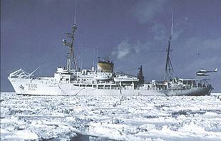 NOAAS Surveyor (S 132) httpsuploadwikimediaorgwikipediacommonsthu