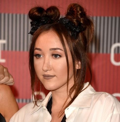 Noah Cyrus Noah Cyrus is That You Miley39s Younger Sister Looks