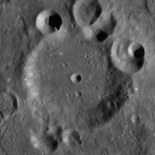 Nobel (crater)