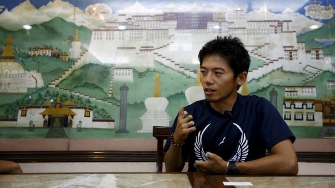 Nobukazu Kuriki Japanese who lost nine fingers abandons Everest climb