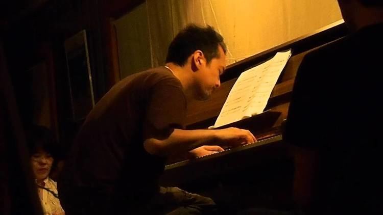 Nobuyuki Nakajima Nobuyuki Nakajima playing piano improvisation HUMMOCK Cafe 20120608
