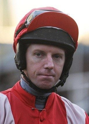 Noel Fehily idailymailcoukipix20120414article2129854