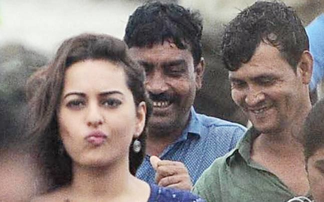 Noor (film) SEE PICS Sonakshi Sinha Kanan Gill spotted shooting for Noor on