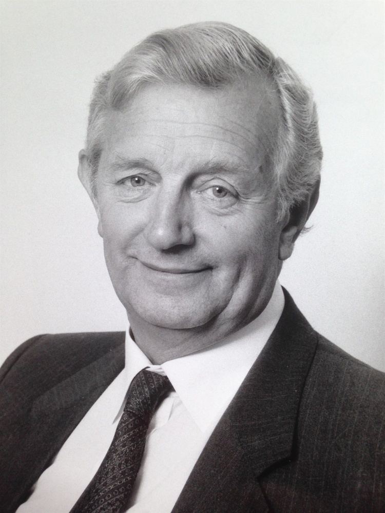 Norman Walker (director) Former Newspaper Society Deputy Director Norman Walker OBE Dies