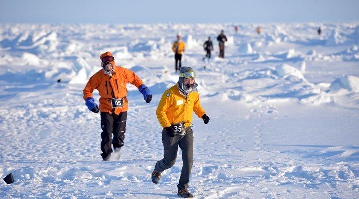 North Pole Marathon Runners Battle 30C in Marathon