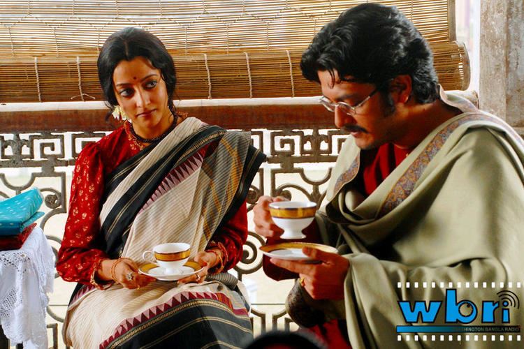 Noukadubi Riya Sen Shines in Rituparno Ghoshs Noukadubi 2011 Bengali Movie