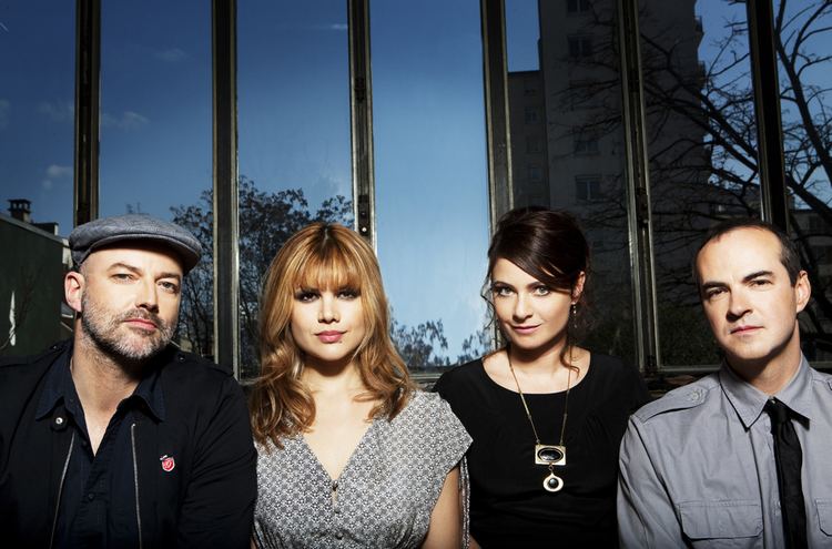 Nouvelle Vague (band) Nouvelle Vague band DAILY WAFFLE