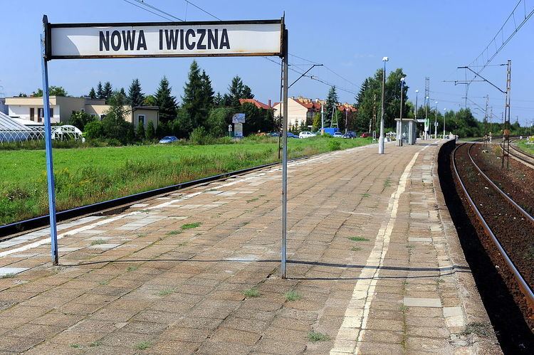 Nowa Iwiczna railway station