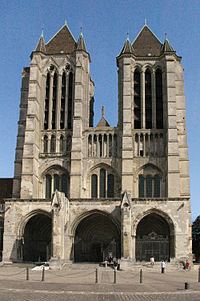 Noyon Cathedral httpsuploadwikimediaorgwikipediacommonsthu