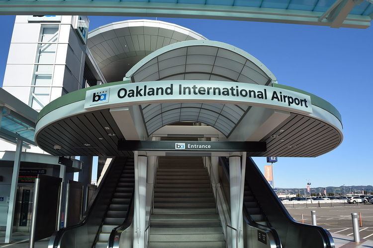 Oakland International Airport station