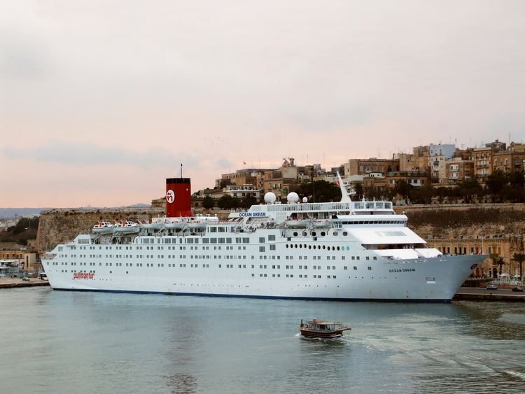 Ocean Dream (1982 ship) FileOcean Dream in Grand Harbour Valletta Malta in Pullmantur