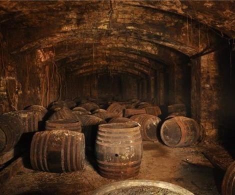 Odessa Catacombs full of old barrels.
