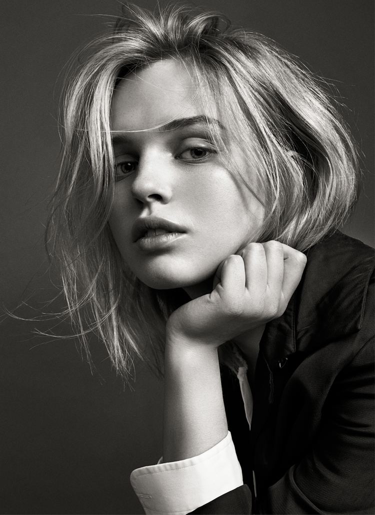 Odessa Young ODESSA YOUNG THE LAST MAGAZINE