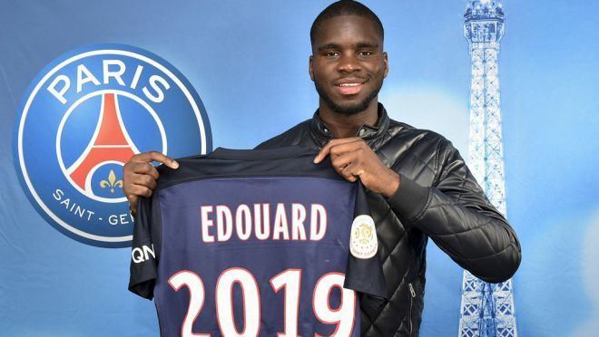 Odsonne Édouard Le jeune footballeur guyanais Odsonne Edouard signe son premier