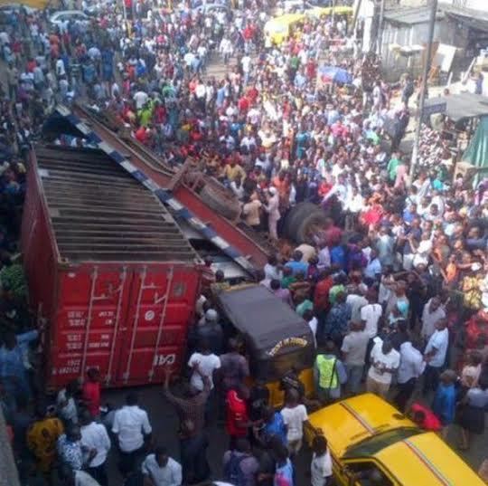 Ojuelegba, Lagos Photos From Fatal Accident In Ojuelegba Lagos Container Crushes Car