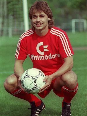 Olaf Thon Olaf Thon Football Pinterest Olaf Bayern and Football uniforms